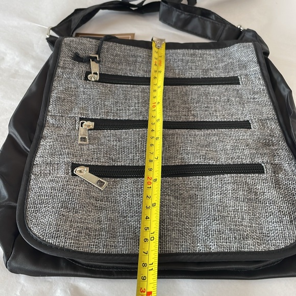 Gold Coast woven black rfid crossbody bag multiple pockets front - Picture 4 of 6
